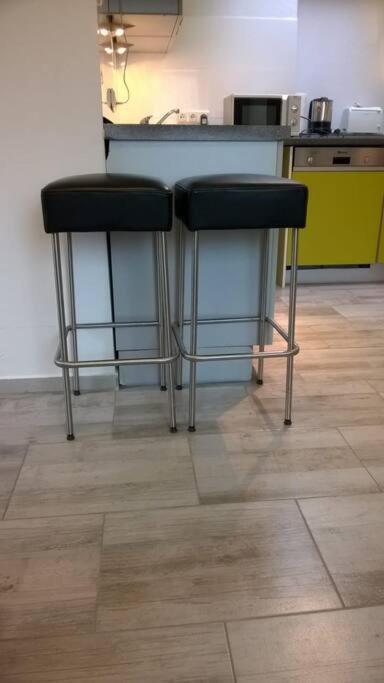 Toll Apartment Mit Privatem Eingang Free Parking Slbst Check-In Netflix 30 Zone Ruhig Duisburg Luaran gambar