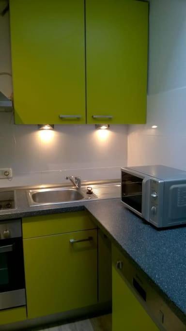 Toll Apartment Mit Privatem Eingang Free Parking Slbst Check-In Netflix 30 Zone Ruhig Duisburg Luaran gambar