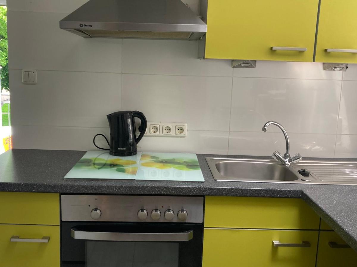 Toll Apartment Mit Privatem Eingang Free Parking Slbst Check-In Netflix 30 Zone Ruhig Duisburg Luaran gambar