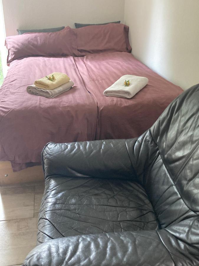 Toll Apartment Mit Privatem Eingang Free Parking Slbst Check-In Netflix 30 Zone Ruhig Duisburg Luaran gambar