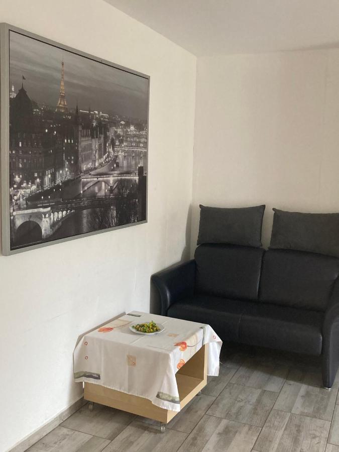 Toll Apartment Mit Privatem Eingang Free Parking Slbst Check-In Netflix 30 Zone Ruhig Duisburg Luaran gambar