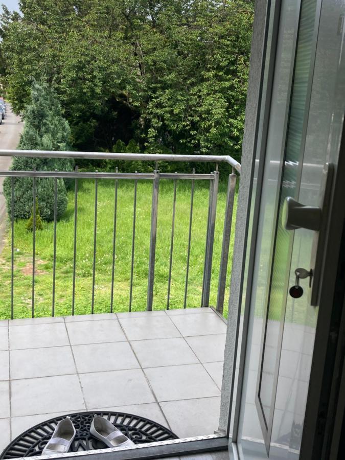 Toll Apartment Mit Privatem Eingang Free Parking Slbst Check-In Netflix 30 Zone Ruhig Duisburg Luaran gambar